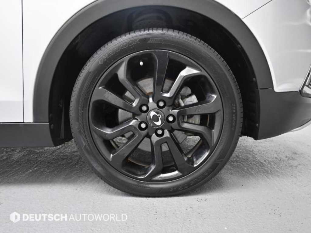 Ssangyong Tivoli - Vista 5