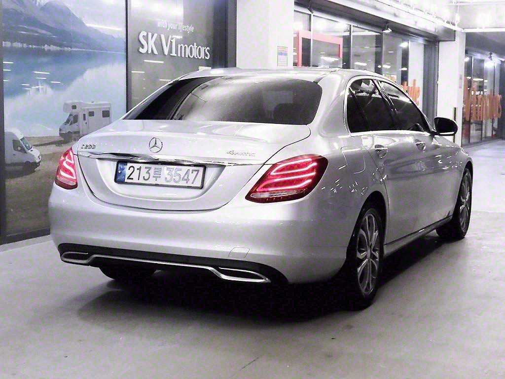 Mercedes Benz C Class - Vista 4