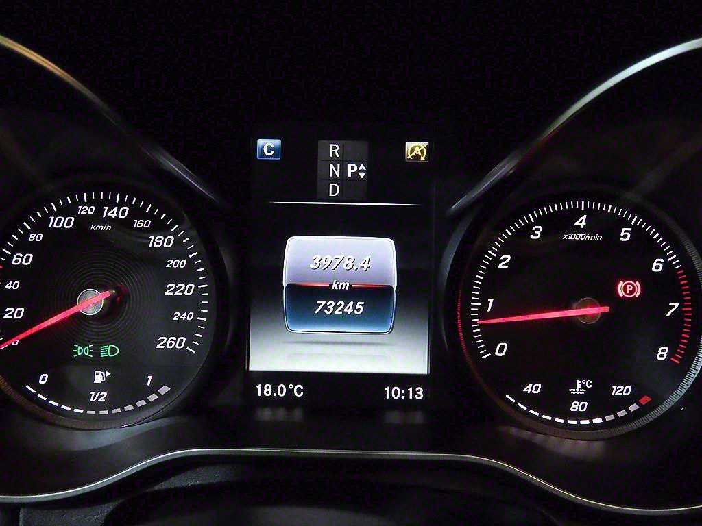 Mercedes Benz C Class - Vista 9