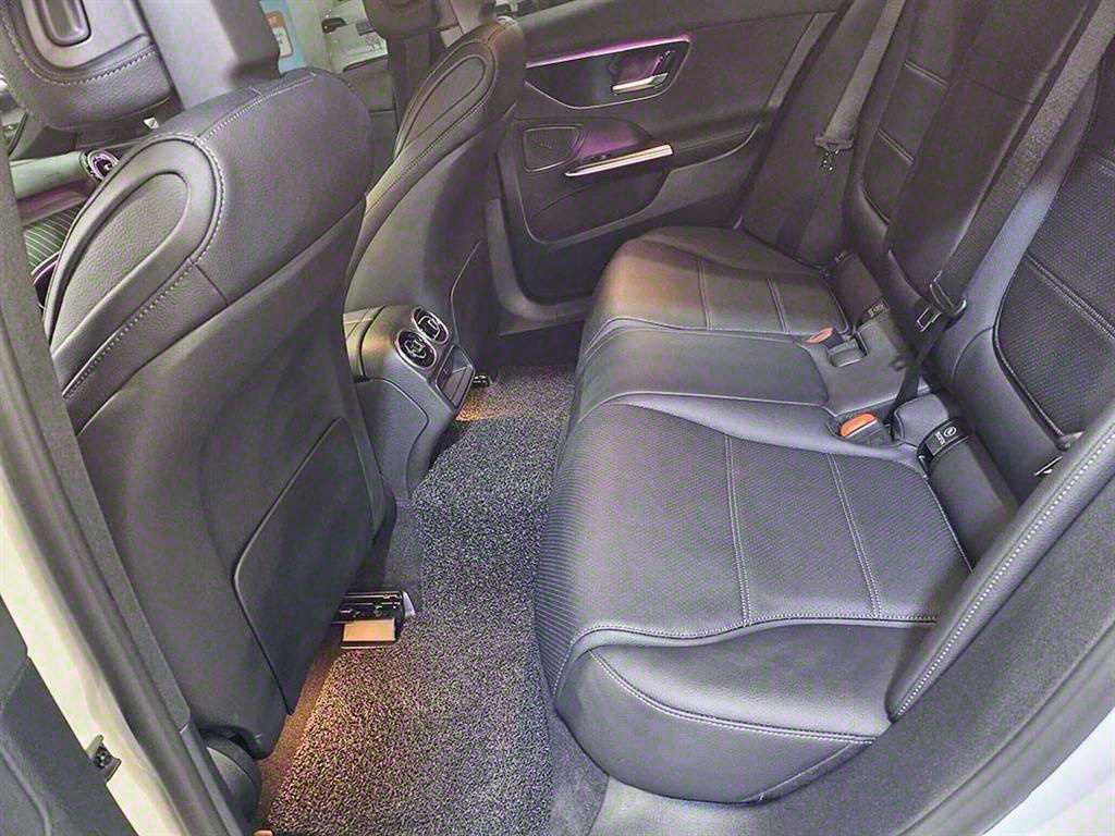 Mercedes Benz C Class - Vista 7