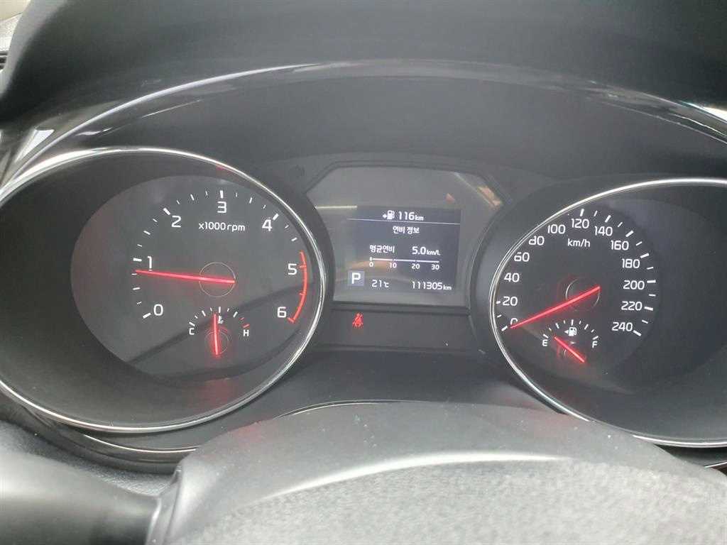 KIA Carnival - Vista 5