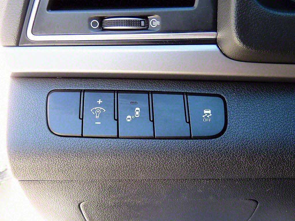 HYUNDAI Avante - Vista 12