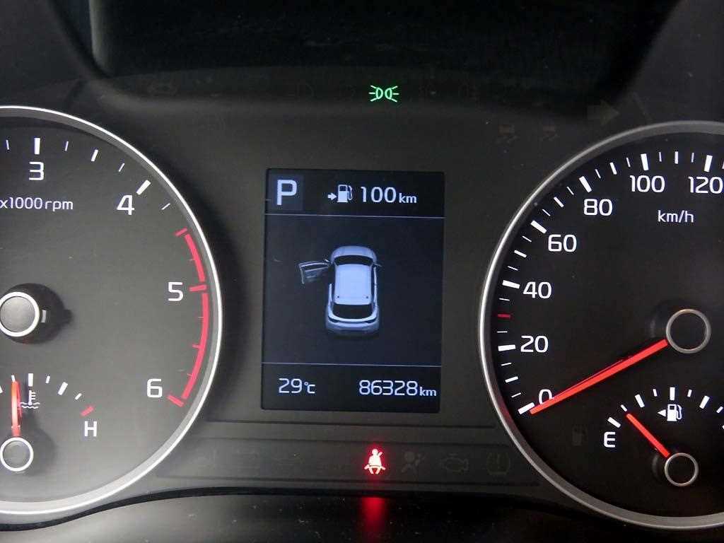 KIA Stonic 2018 Blanco - Importación desde Corea - HF Imports Iquique - Foto 13