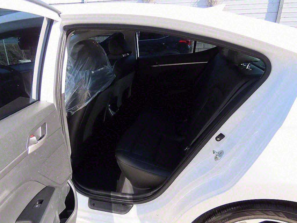 HYUNDAI Avante - Vista 6