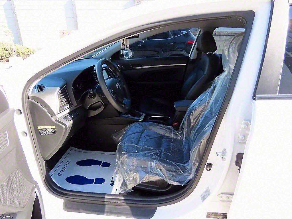 HYUNDAI Avante - Vista 5