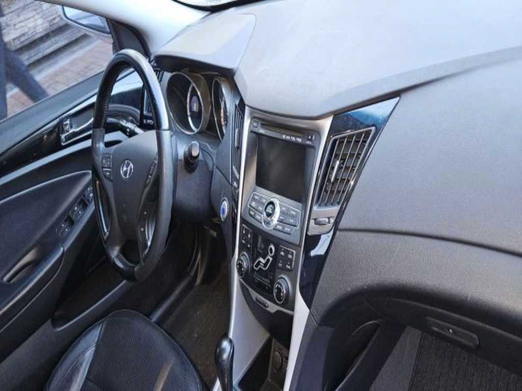 HYUNDAI Sonata - Vista 5