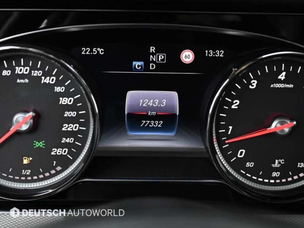 Mercedes Benz E class - Vista 12