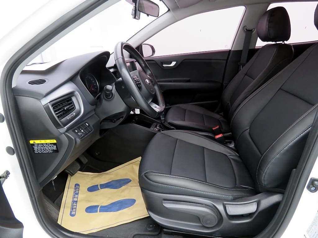 KIA Stonic - Vista 6