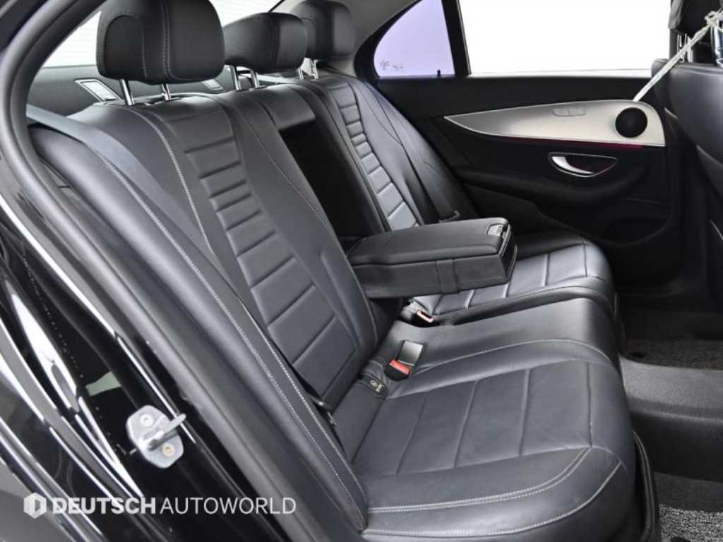 Mercedes Benz E class - Vista 9