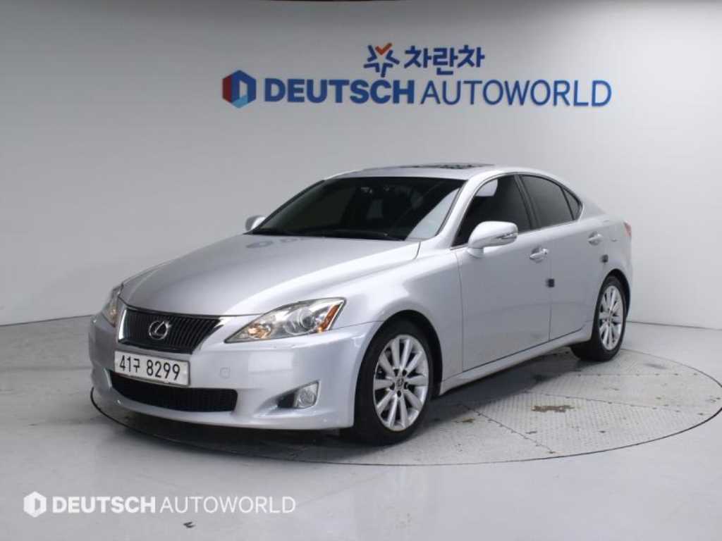 Lexus IS