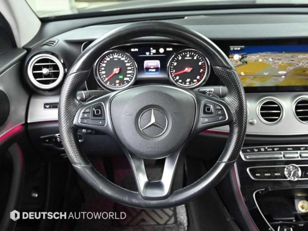 Mercedes Benz E class - Vista 10