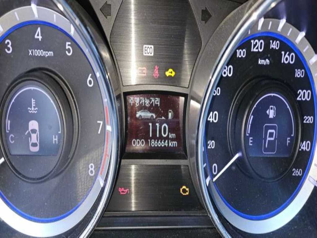 HYUNDAI Sonata - Vista 6