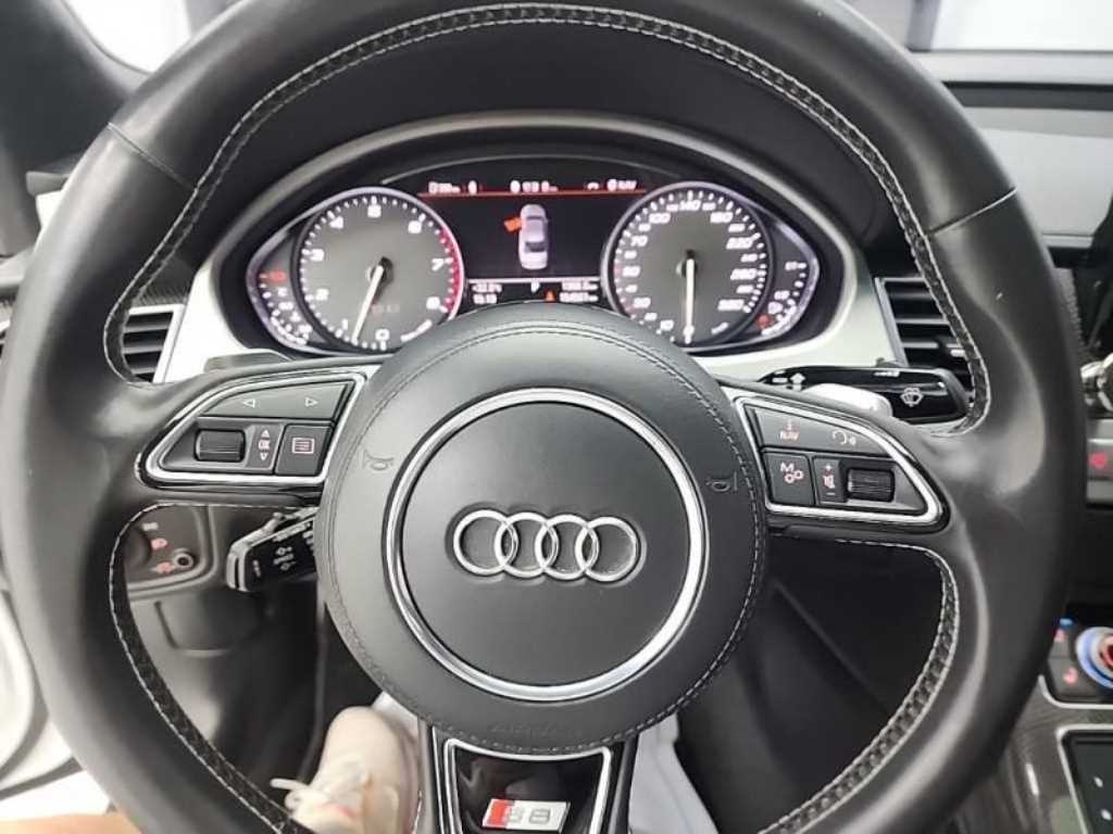 Audi S8 - Vista 9