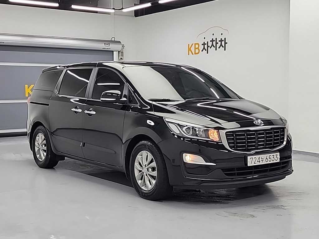 KIA Carnival - Vista 4