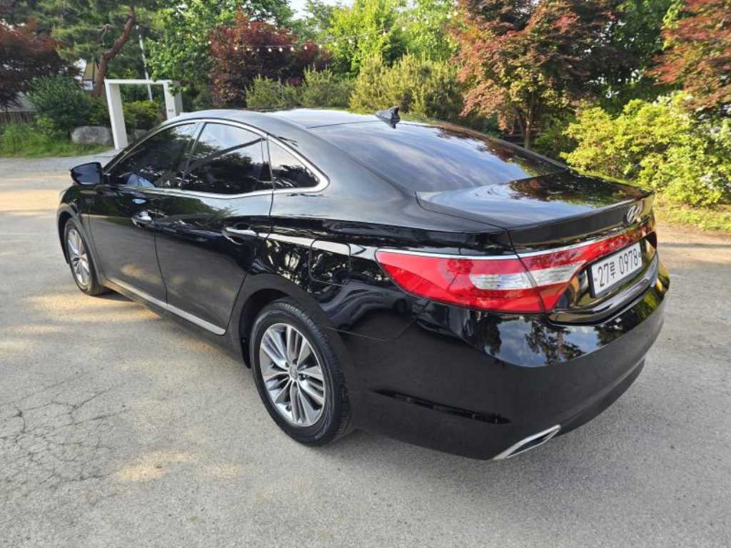 HYUNDAI Grandeur - Vista 6