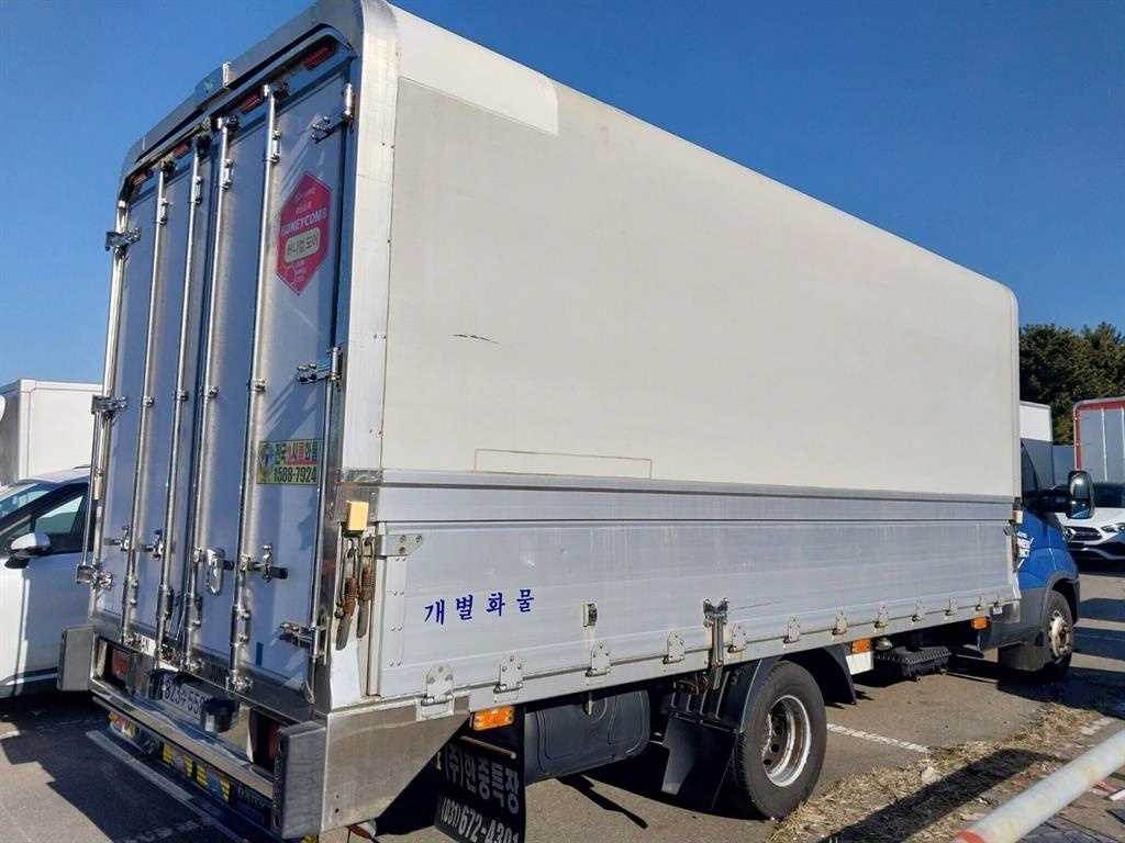 medium and large cargo truck - Vista 4