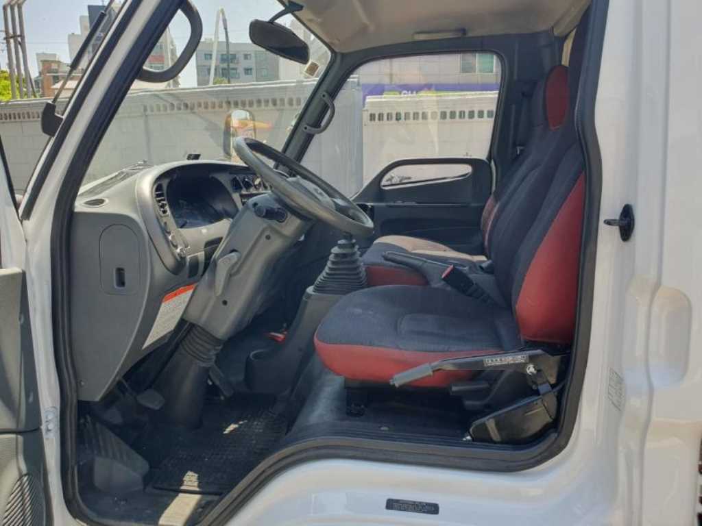 medium and large cargo dump 2011 Blanco - Importación desde Corea - HF Imports Iquique - Foto 16