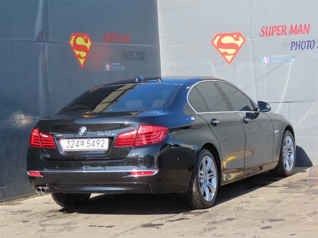 BMW 5 Series - Vista 4