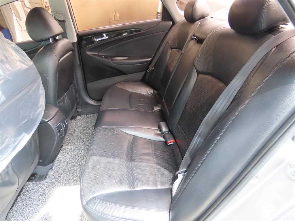 HYUNDAI Sonata - Vista 9