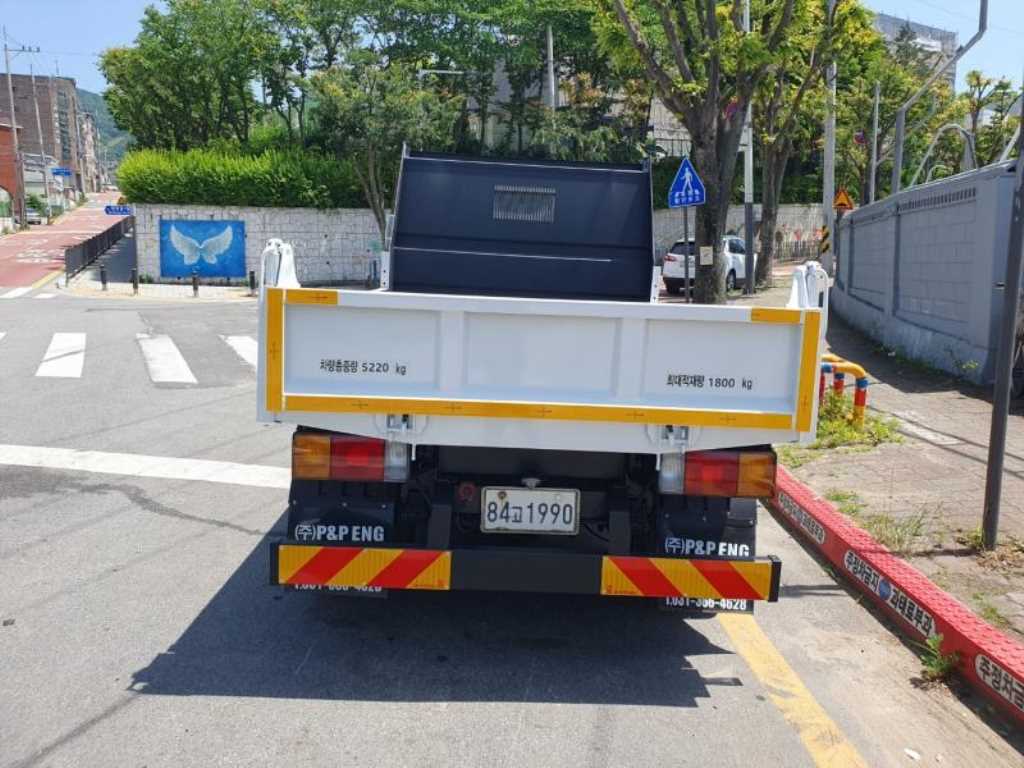 medium and large cargo dump - Vista 5