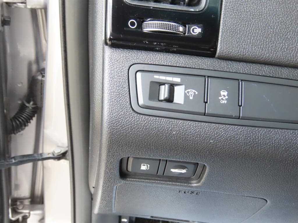 HYUNDAI Sonata - Vista 8