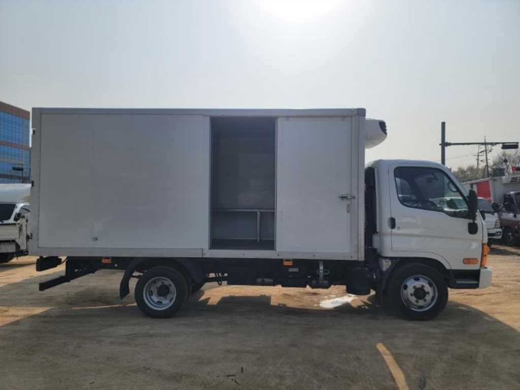 medium and large cargo truck 2022 Blanco - Importación desde Corea - HF Imports Iquique - Foto 16