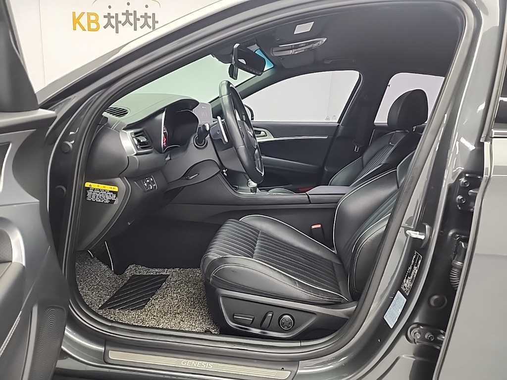 Genesis G70 - Vista 11