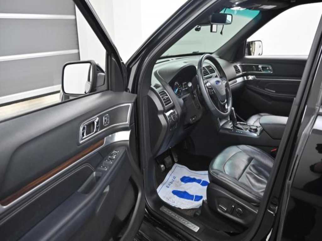 Ford Explorer - Vista 11