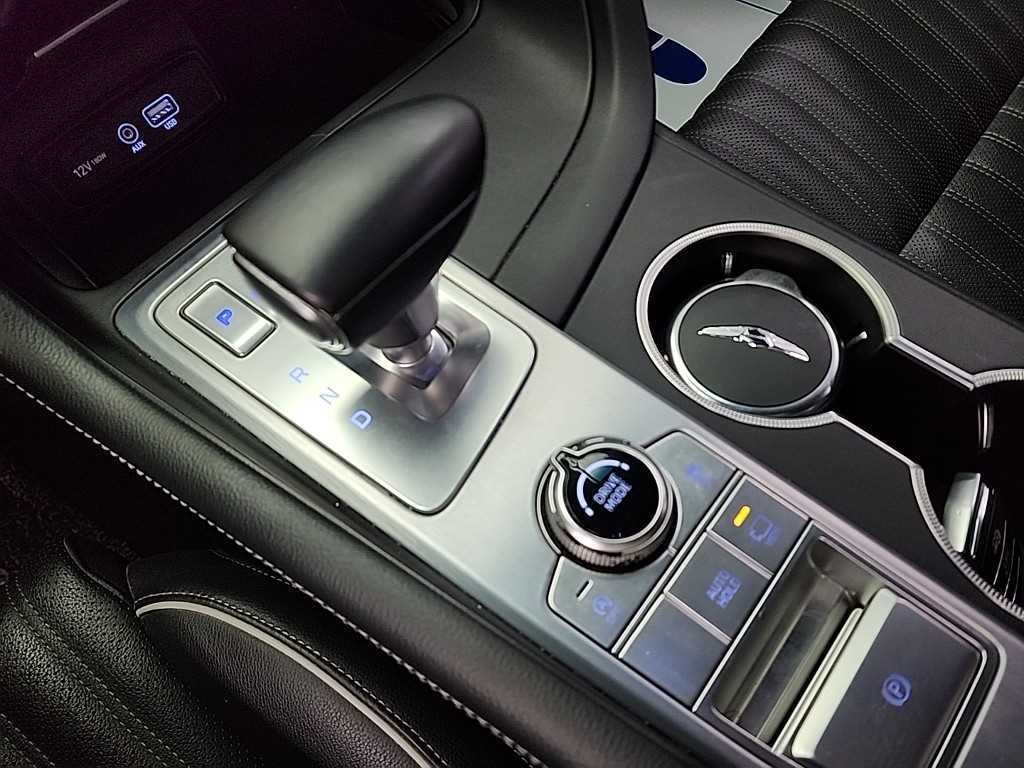 Genesis G70 - Vista 8