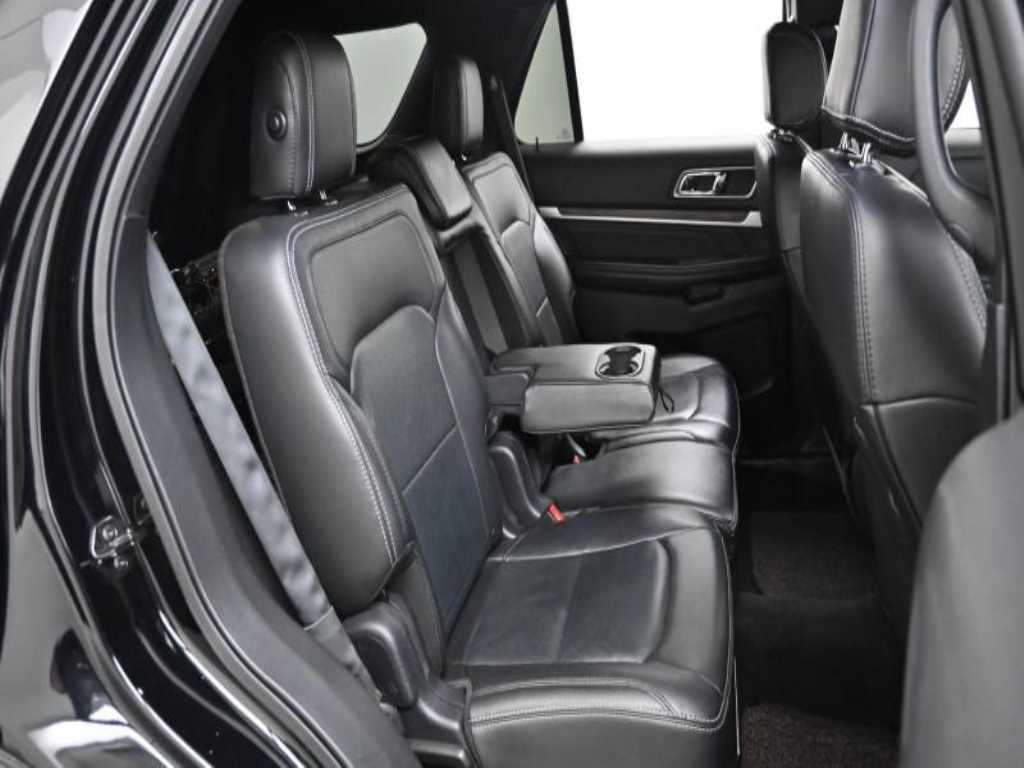 Ford Explorer - Vista 12