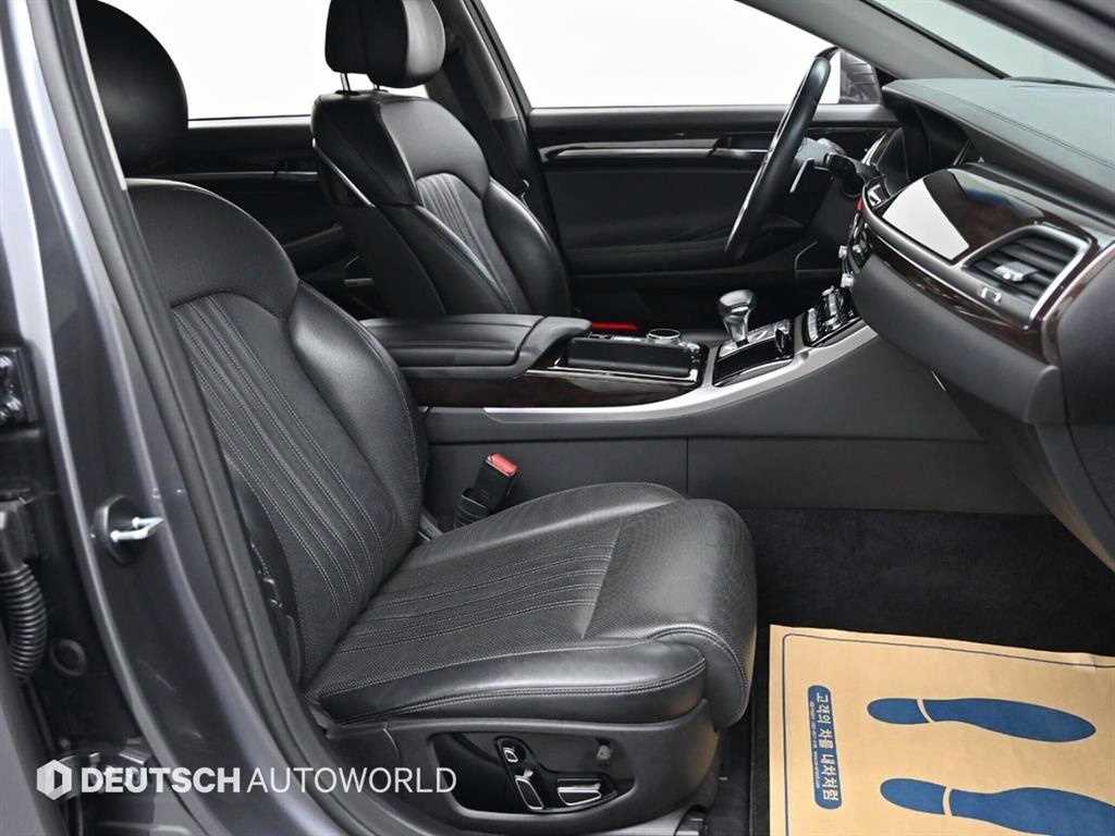 Genesis EQ900 - Vista 10