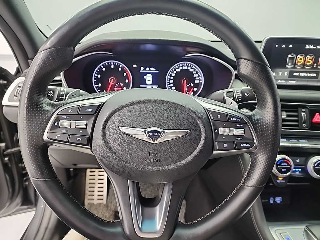 Genesis G70 - Vista 9