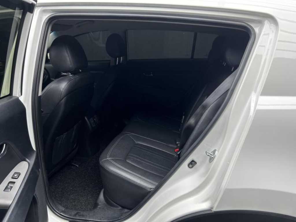 KIA Sportage - Vista 5