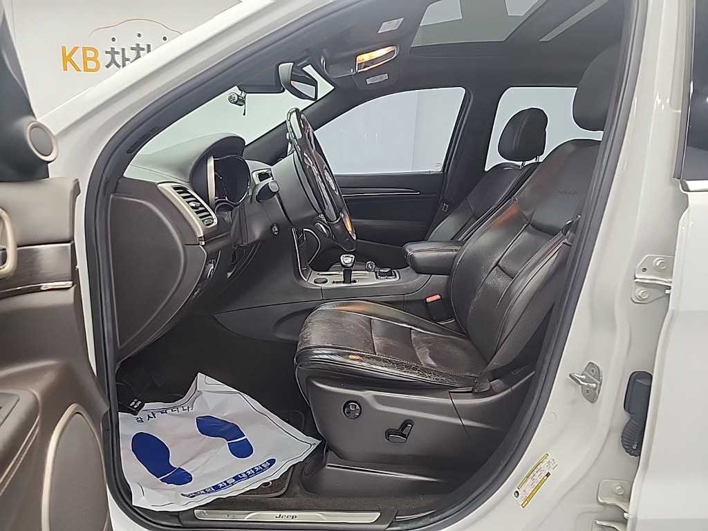 Jeep Cherokee - Vista 11