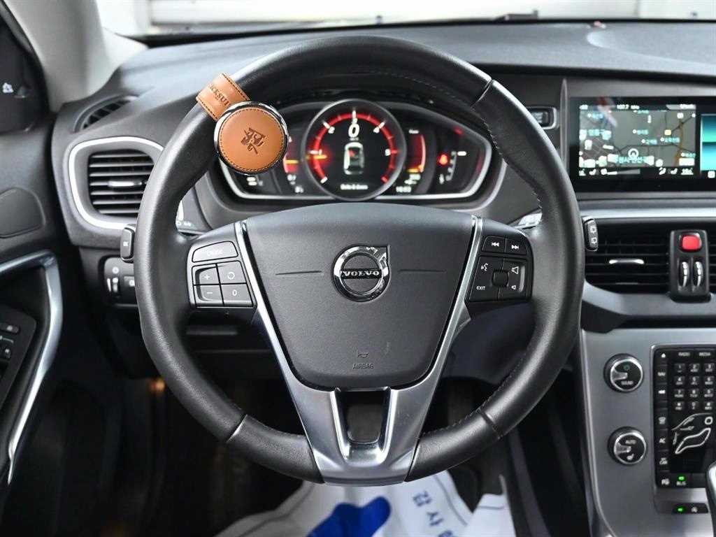 Volvo V40 2018 Gris - Importación desde Corea - HF Imports Iquique - Foto 13