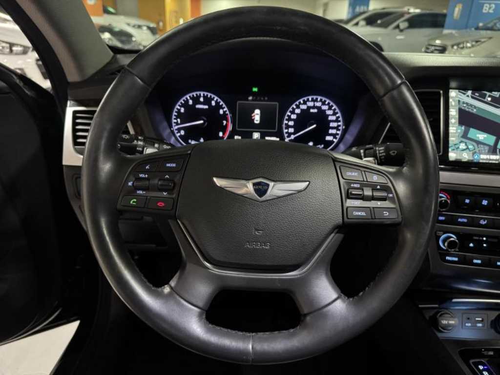HYUNDAI Genesis - Vista 9