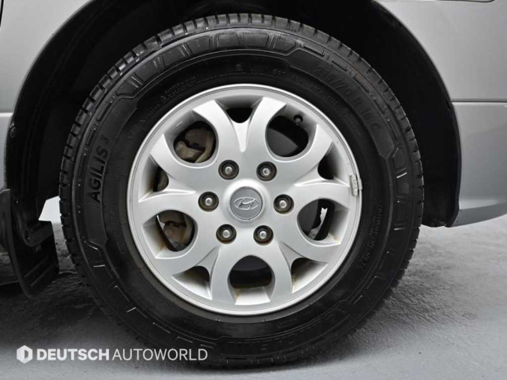 HYUNDAI Starex - Vista 5