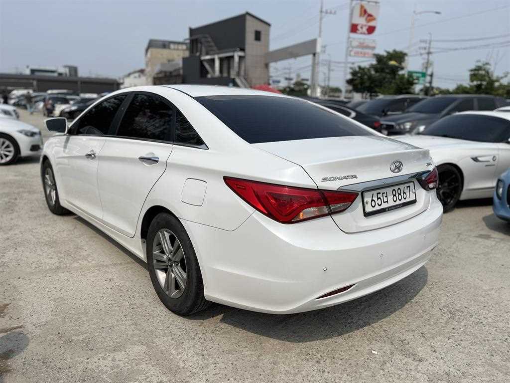 HYUNDAI Sonata - Vista 6