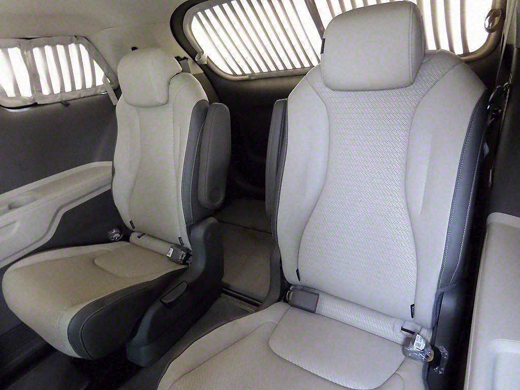 KIA Carnival - Vista 7