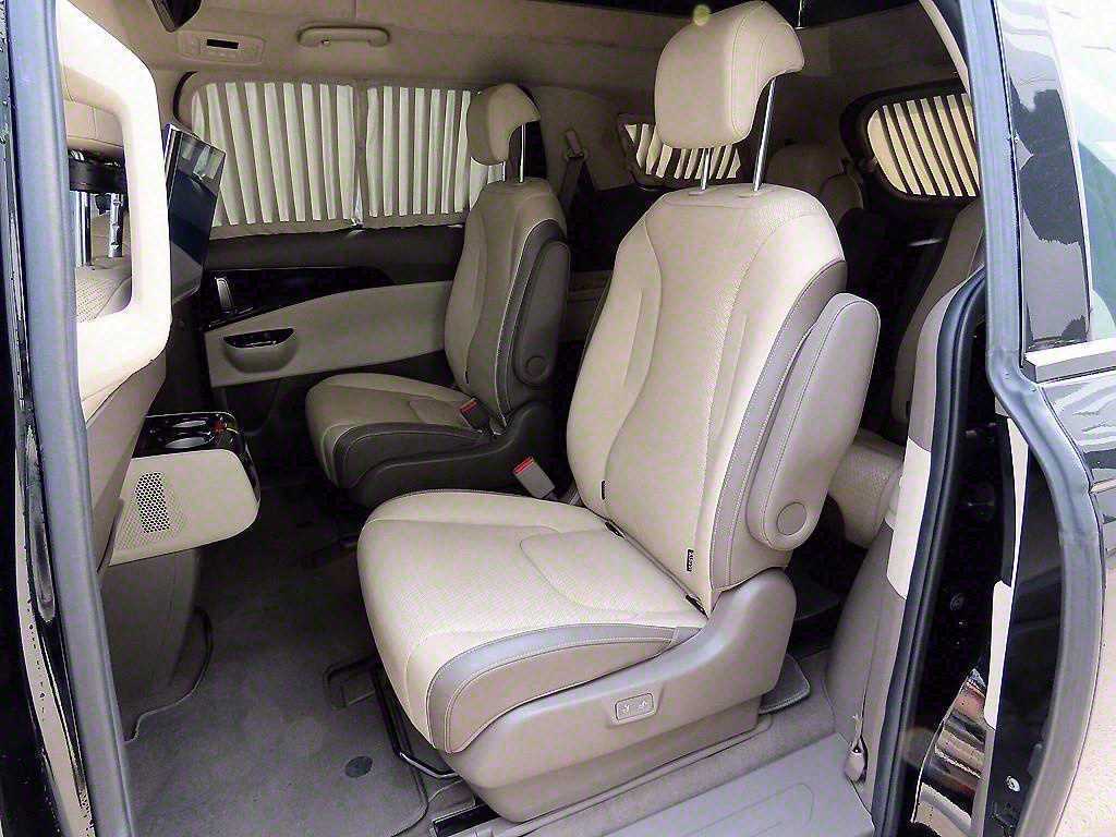 KIA Carnival - Vista 6