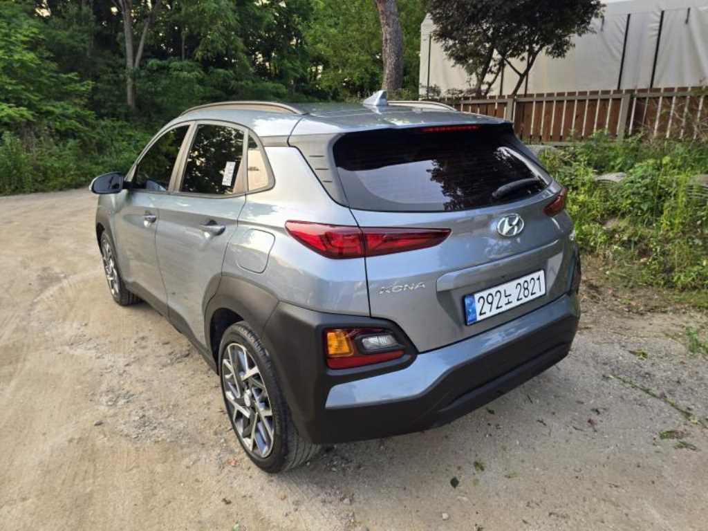 HYUNDAI Kona - Vista 4