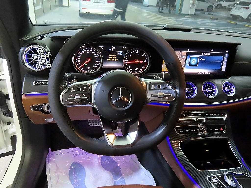 Mercedes Benz E class - Vista 8