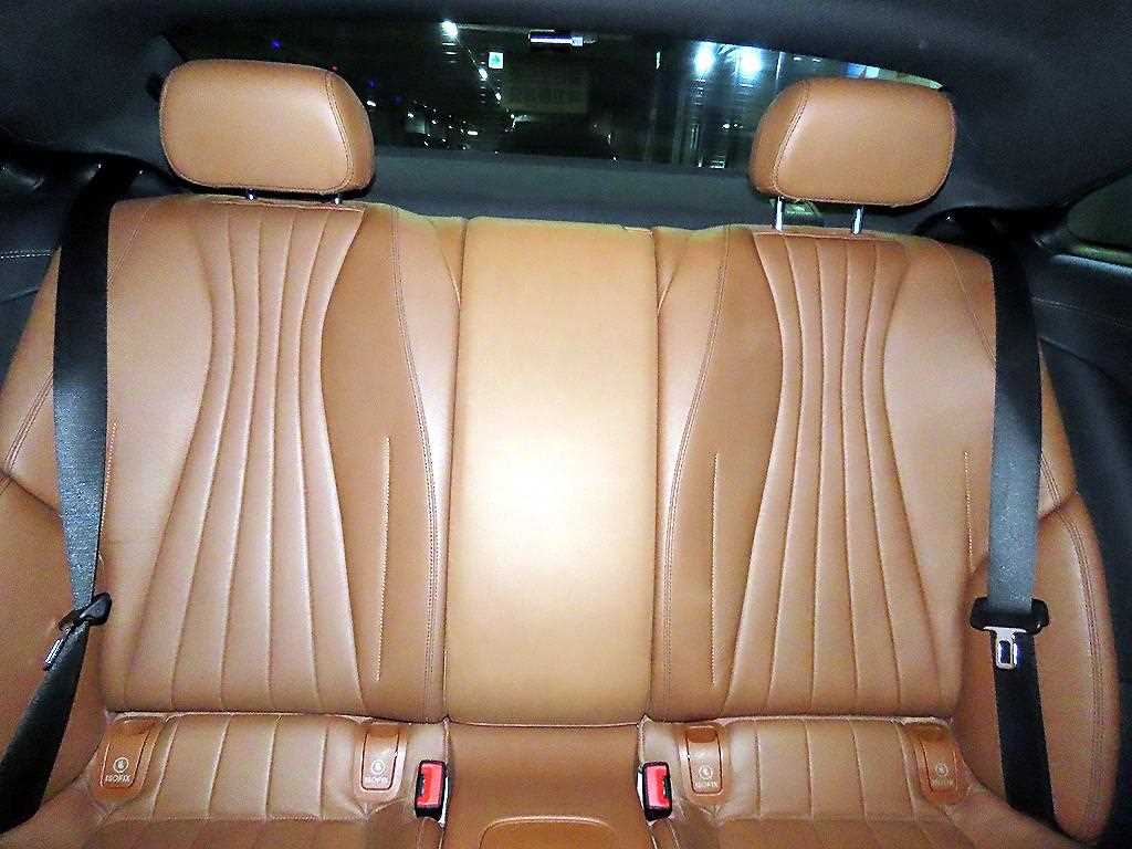 Mercedes Benz E class - Vista 7