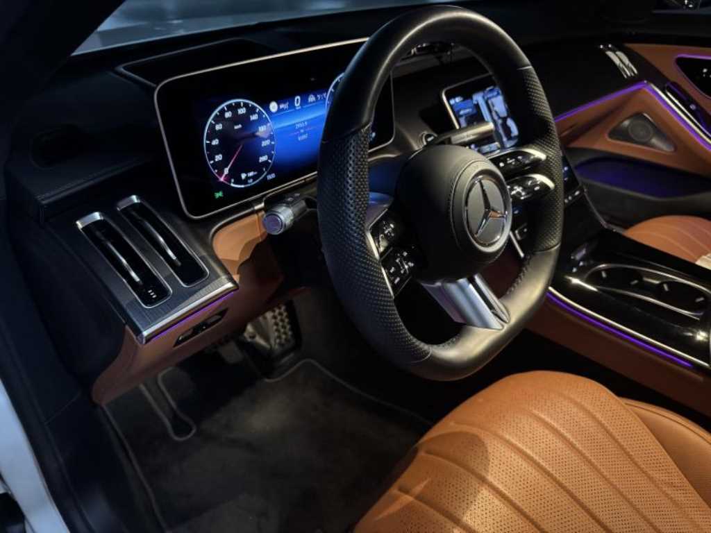 Mercedes Benz S Class - Vista 9