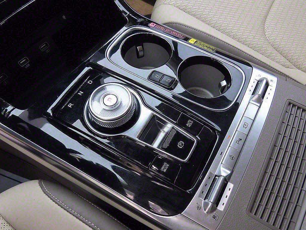 KIA Carnival - Vista 11