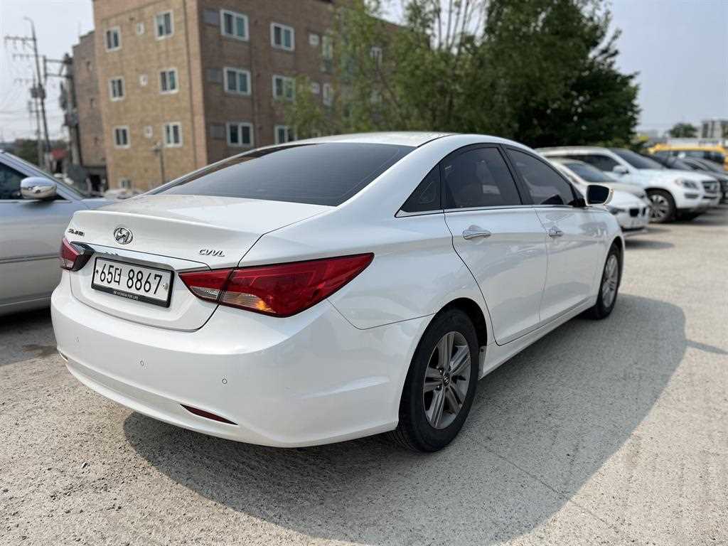 HYUNDAI Sonata - Vista 5