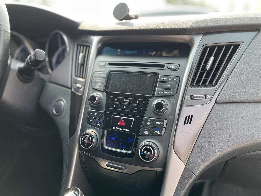 HYUNDAI Sonata - Vista 12