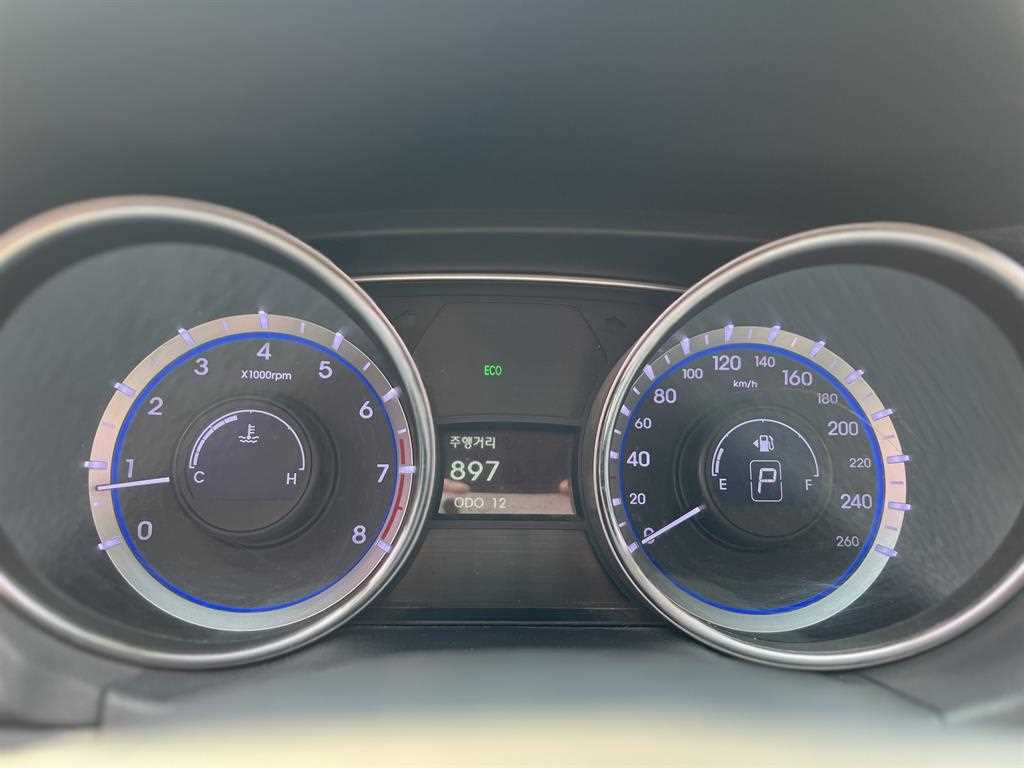 HYUNDAI Sonata - Vista 8