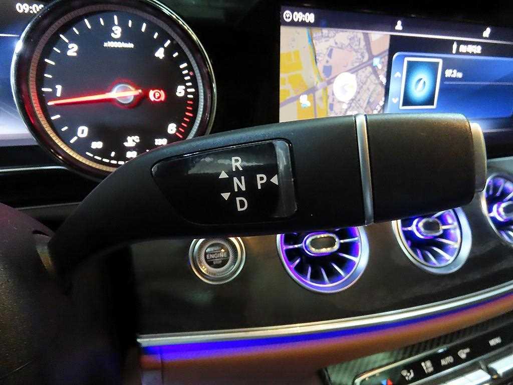 Mercedes Benz E class - Vista 12