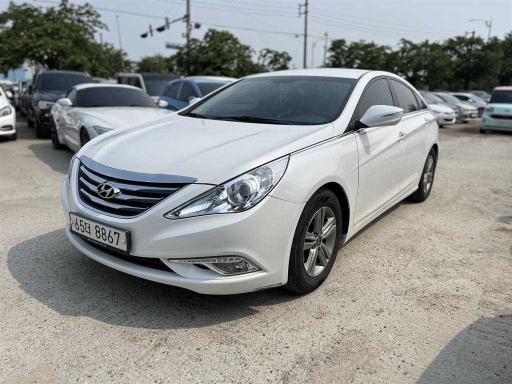 HYUNDAI Sonata - Vista 4